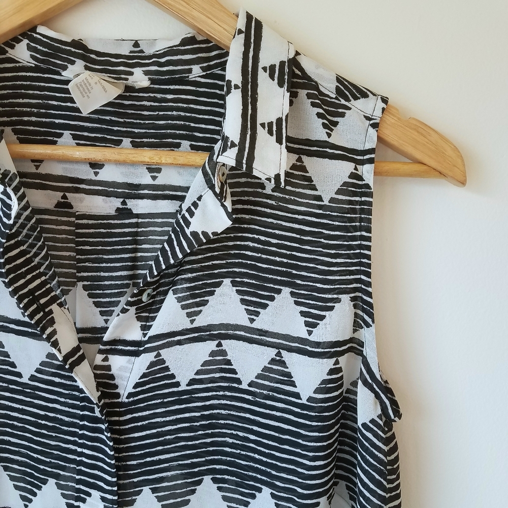 H&M Black & White Print Button-down Top